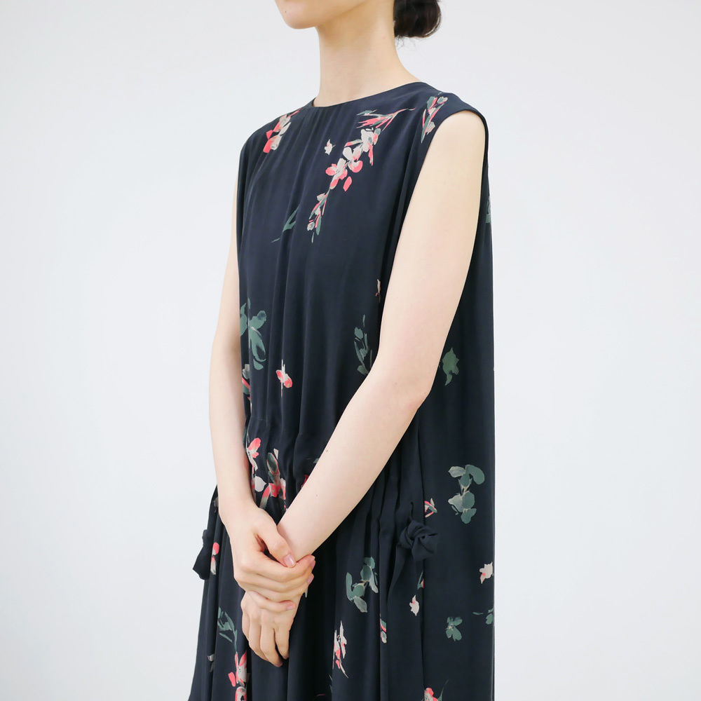 紗桜里様♪専用オーダー　赤と黒のワンピース ハロウィン】 レースバニーオールインワン 【コスプレ5点セット