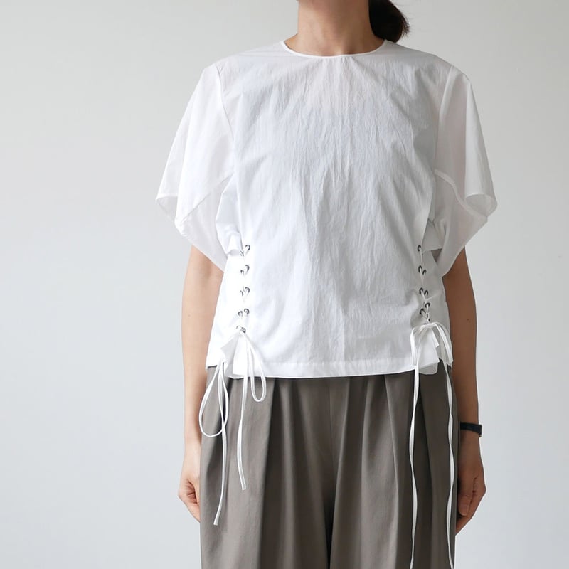 美品希少上品SACRA サクラ 日本製 フリルブラウス半袖コットン SACRA（サクラ） ブラウス シャツ 「SACRA」レース シャツブラウス