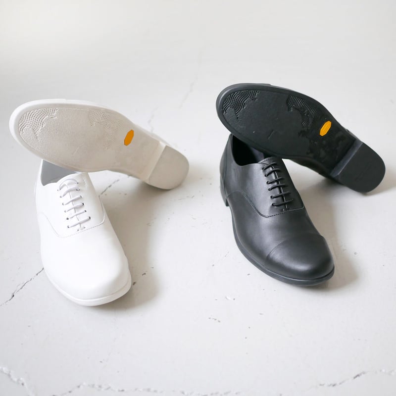 TRAVEL SHOES by chausser [トラベルシューズバイショセ] ストレー