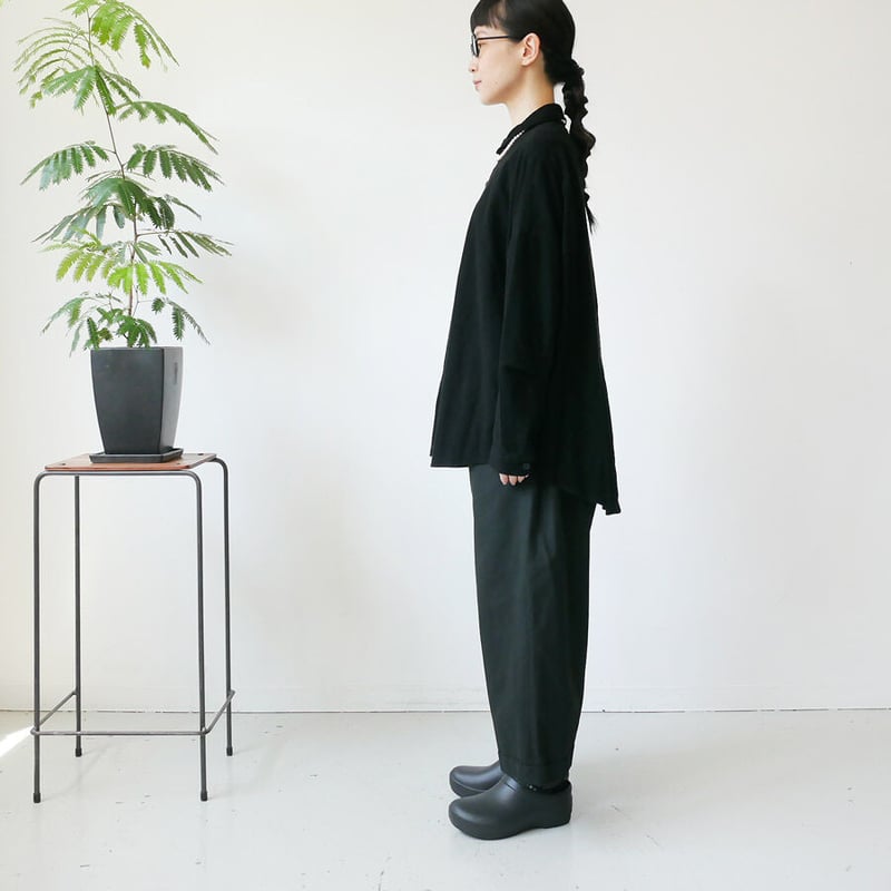 firmumフィルマム　ウールリネンシリンダーパンツ　ダークグレー firmumフィルマム ウールリネンシリンダーパンツ ダークグレー