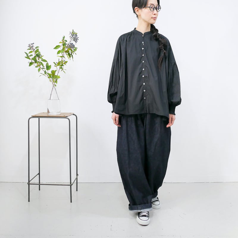 UNIVERSAL TISSU｜ ユニヴァーサルティシュ｜バンドカラーギャザー