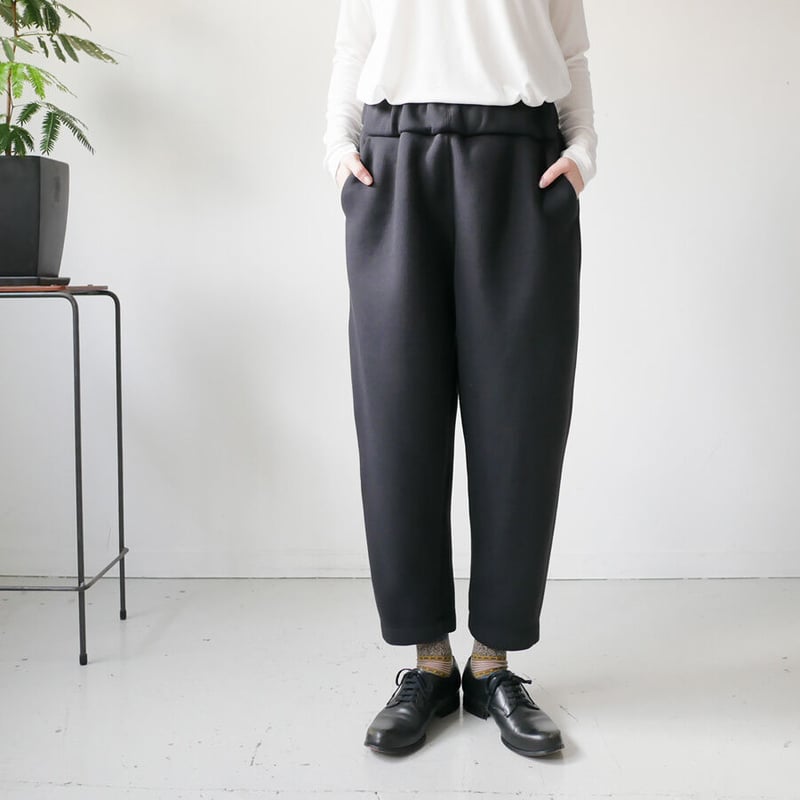 NO CONTROL AIR ポリエステル・バルキー二重編ニットパンツ サイズ4 NO CONTROL AIR｜ノーコントロールエアー｜短繊維ポリエステル