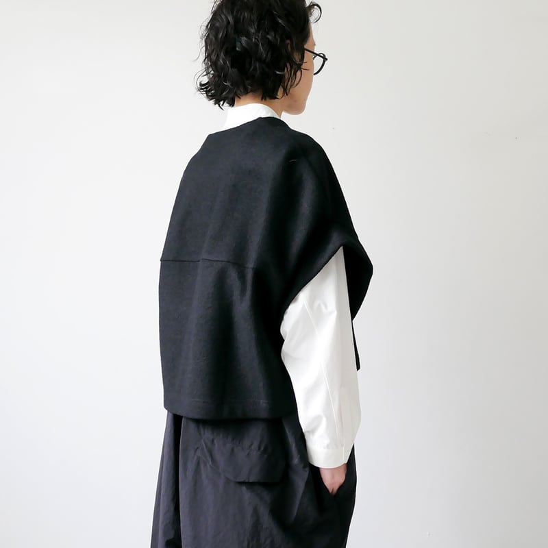 SI-HIRAI｜スーヒライ｜ SHORT ROBE｜CHAW25-60115 ｜BLACK