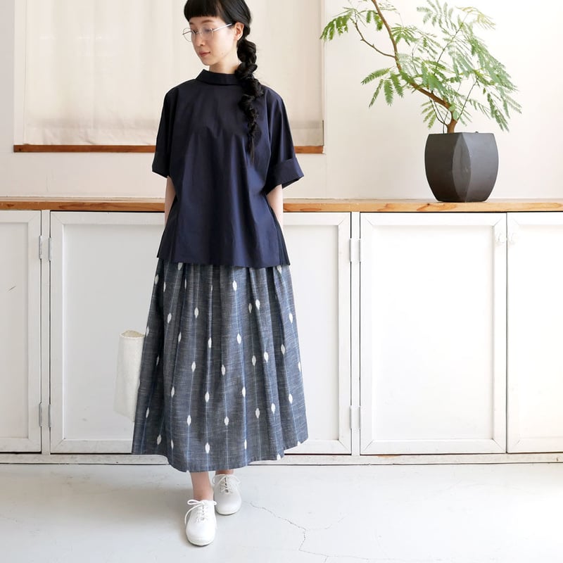 SACRA｜サクラ ｜バックプリーツPOブラウス｜120120031｜NAVY | GOUAC