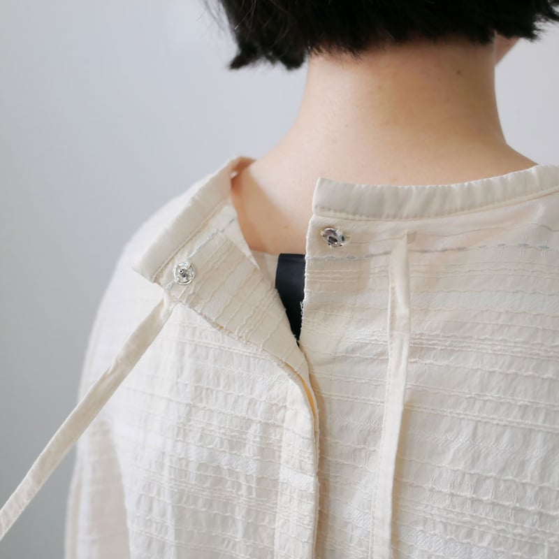 qiri ｜キリ｜embroidery jacquard ギャザースリーブブラウス｜キナリ |