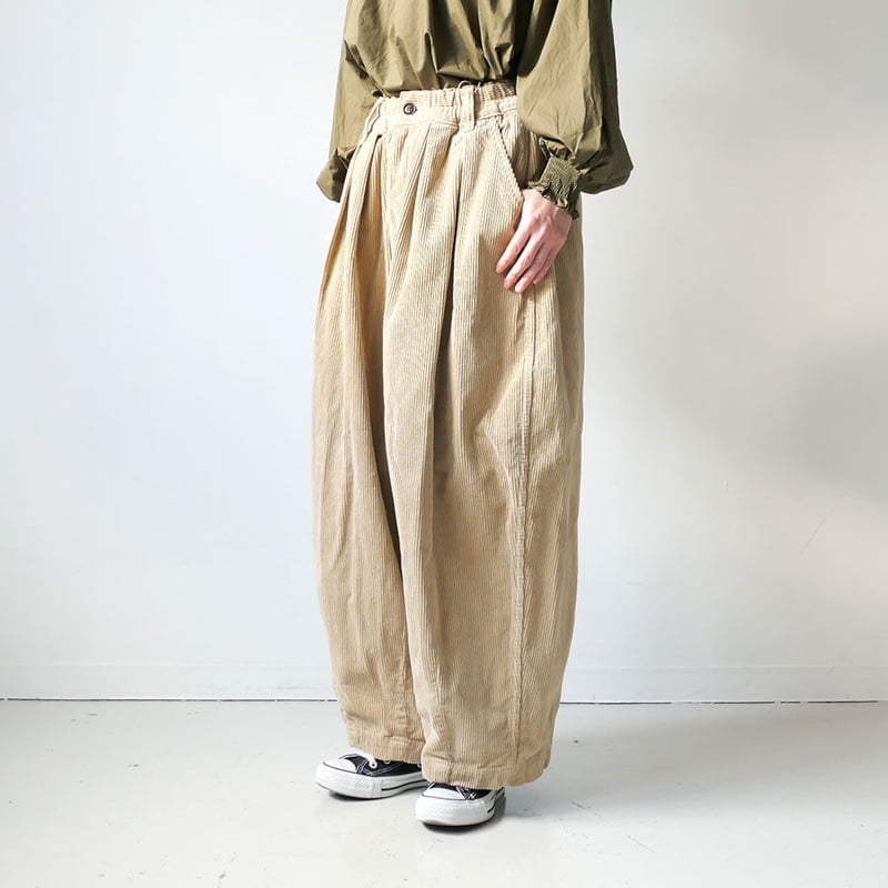美品HARVESTY ハーベスティ　サーカスパンツ　アイボリー　size0 HARVESTY｜ハーベスティ｜コーデュロイサーカスパンツ｜A11716