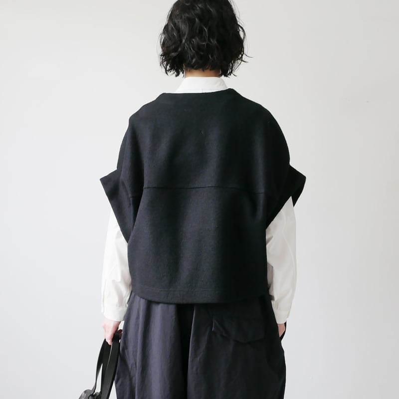 SI-HIRAI｜スーヒライ｜ SHORT ROBE｜CHAW25-60115 ｜BLACK