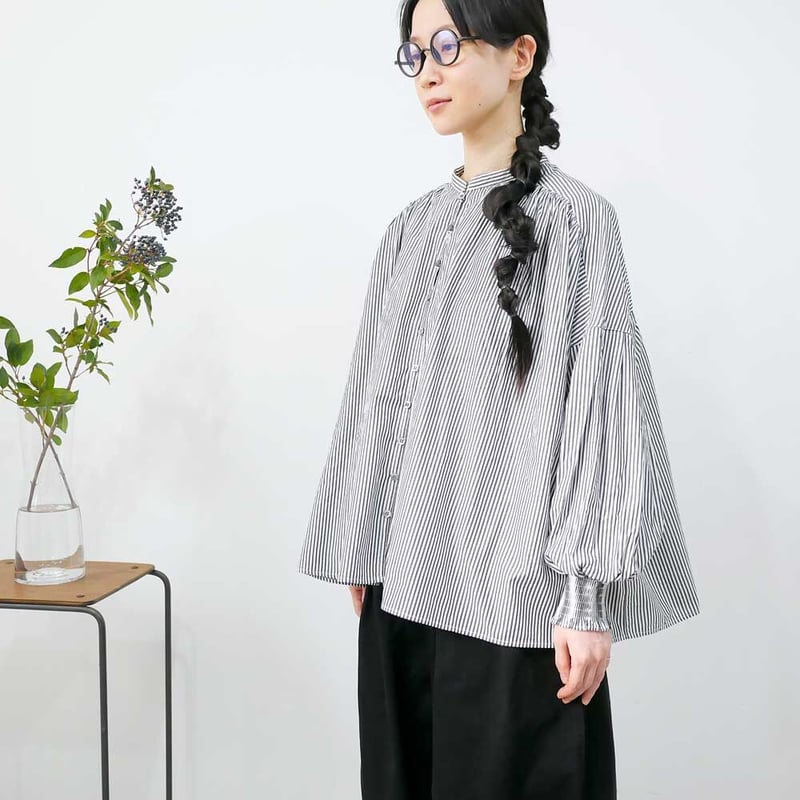 UNIVERSAL TISSU｜ ユニヴァーサルティシュ｜バンドカラーギャザー