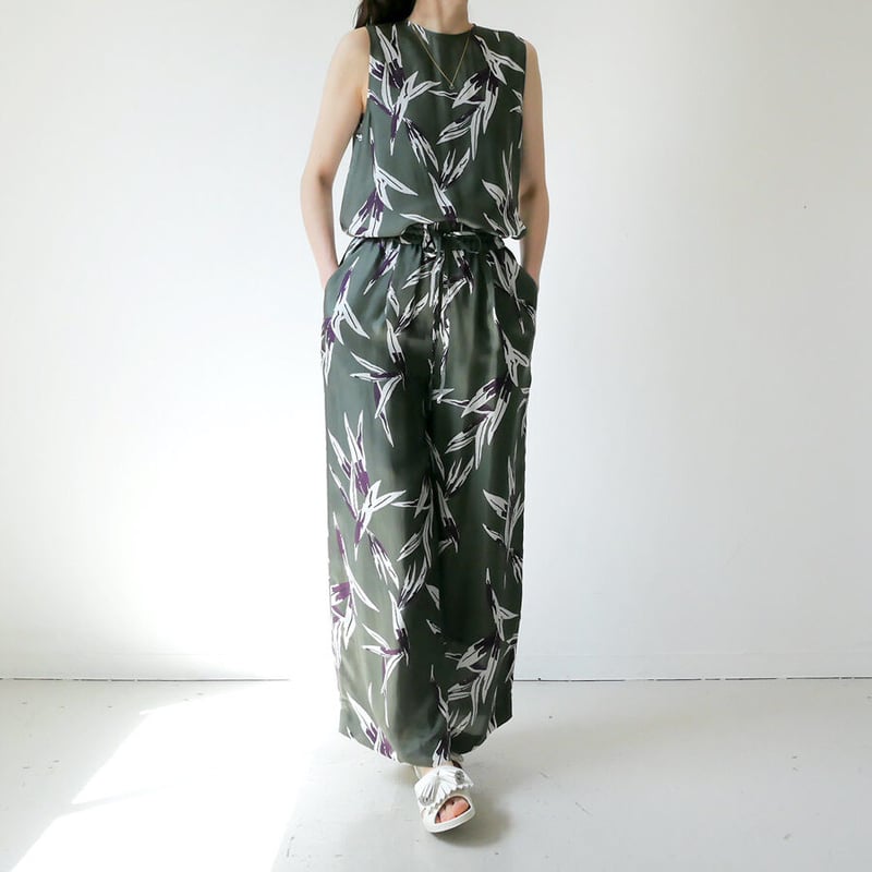 SACRA｜サクラ ｜リーフプリント ワイドパンツ｜122120113｜ ASH