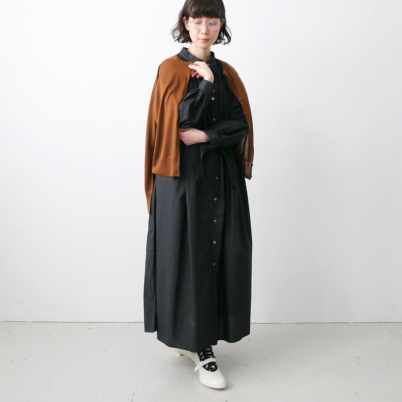 ユニヴァーサルティシュ タイプライターキルティング ノーカラーベルトコート ユニヴァーサルティシュ タイプライターキルティング ノーカラー