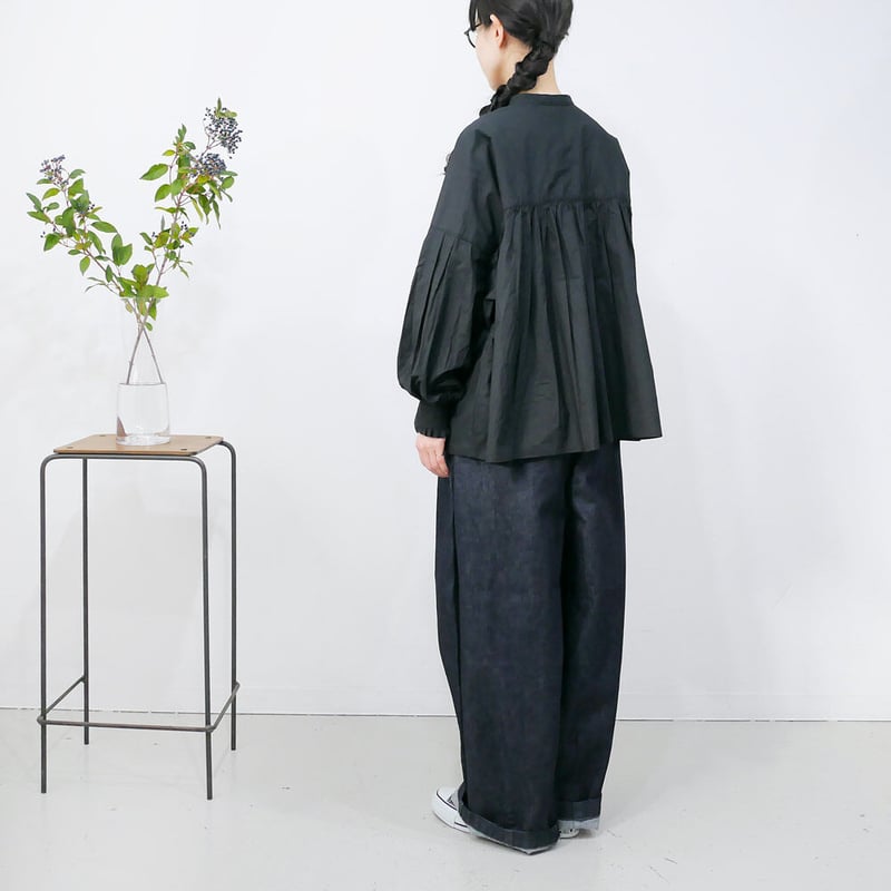 UNIVERSAL TISSU｜ ユニヴァーサルティシュ｜バンドカラーギャザー