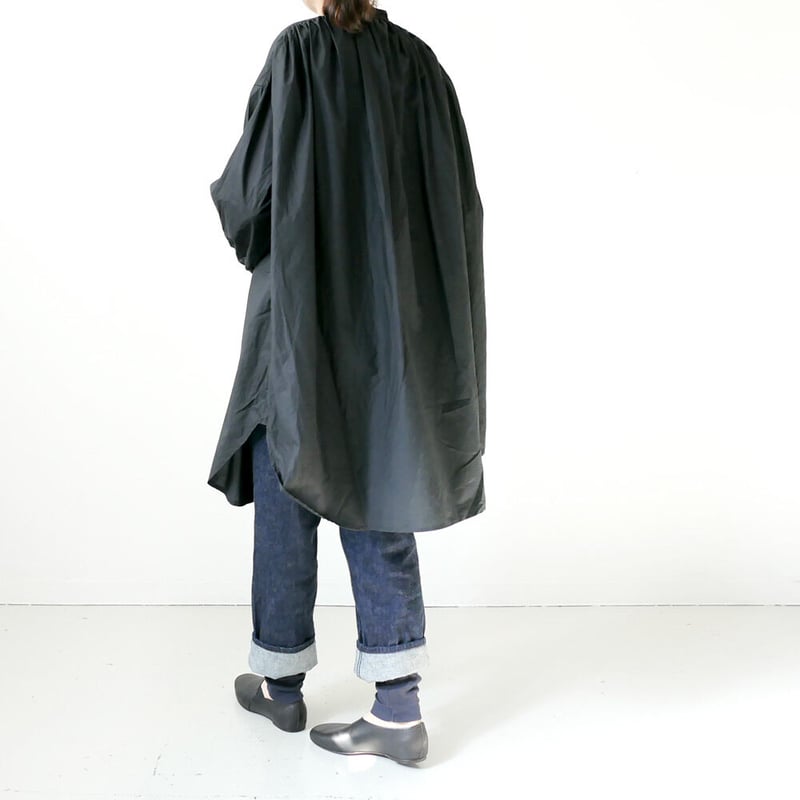 UNIVERSAL TISSU｜ ユニヴァーサルティシュ｜バンドカラーシェルボタン