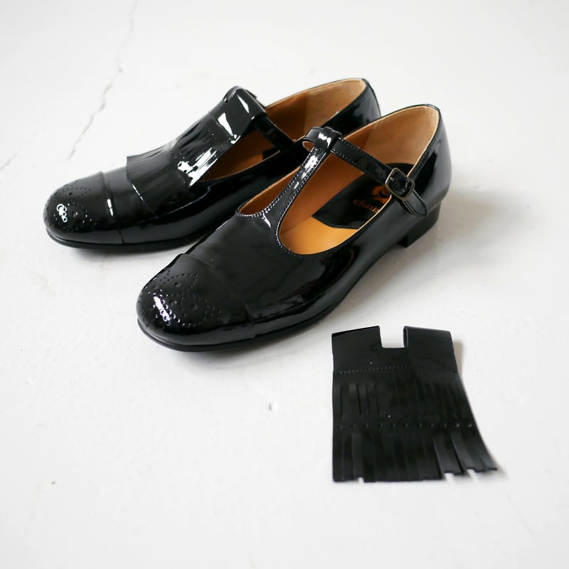 chausser｜ショセ｜キルト付き Tストラップシューズ｜C-2266｜BLACK