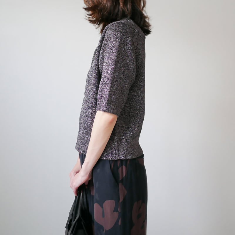 SACRA サクラ｜GLOSSY LILY TOP｜124540082｜CHARCOAL |
