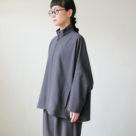 NO CONTROL AIR｜ノーコントロールエアー｜オクタグラムポリエステル・艶消平織ZIP スタンドカラー ブルゾン｜DR_NC0801BN｜DARK GREY MIX/BLACK