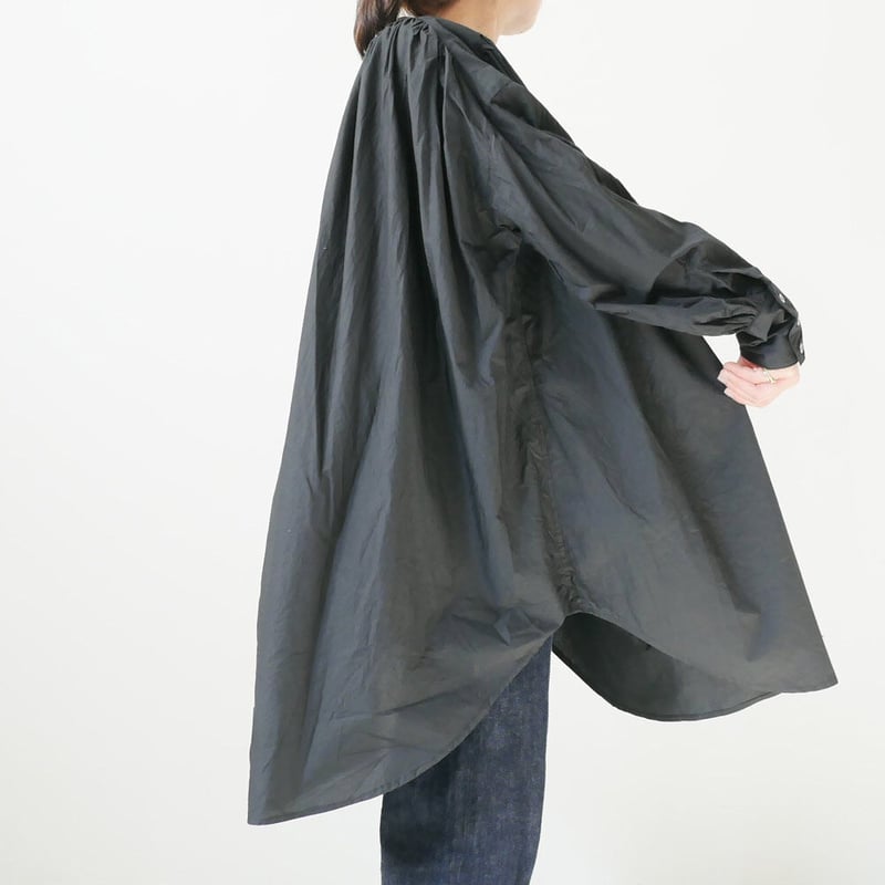 UNIVERSAL TISSU バンドカラーシェルボタンブラウス 日本製 UNIVERSAL TISSU｜ ユニヴァーサルティシュ｜バンドカラーシェル