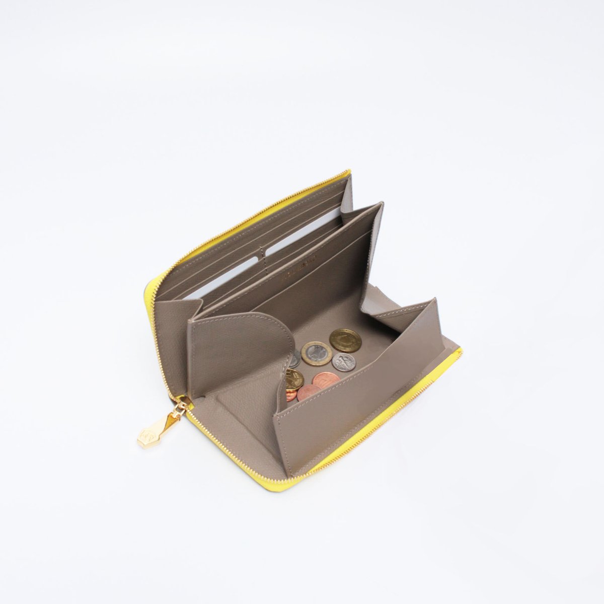 ぐしぐし手縫い＊シルバー箔押しのハラコとピンクの本革アコーディオン