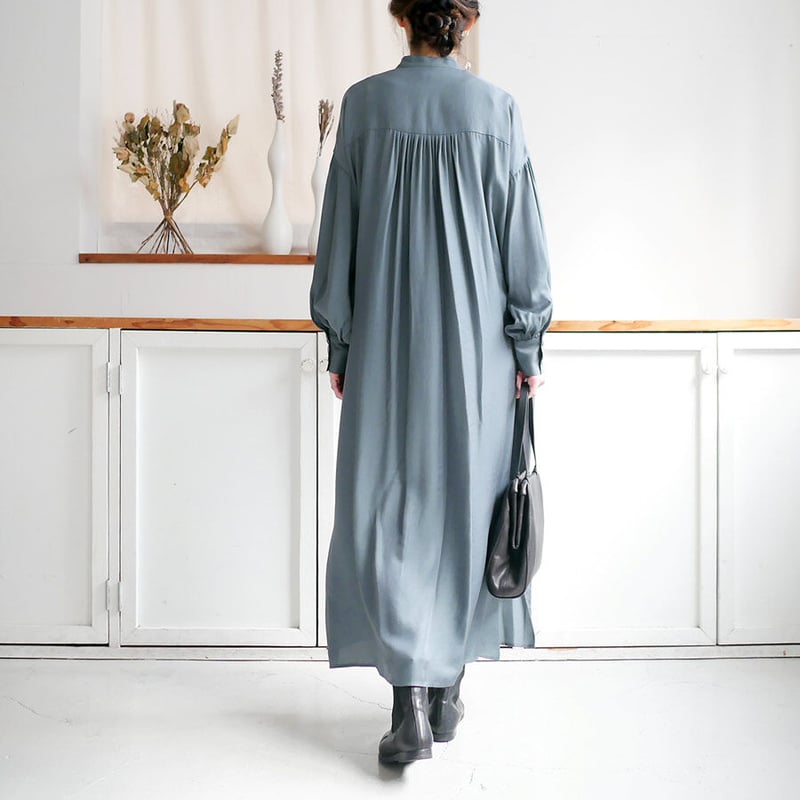 新品同様30000円→半額以下SACRA サクラ ワンピース　ストライプボウタイ 新品同様30000円→半額以下SACRA サクラ ワンピース ストライプ