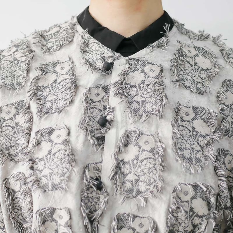 qiriキリ　 ジャガードブラウス花野風 qiri ｜キリ｜花野風jacquard ブラウス｜クロ | GOUACHE FUKUOKA