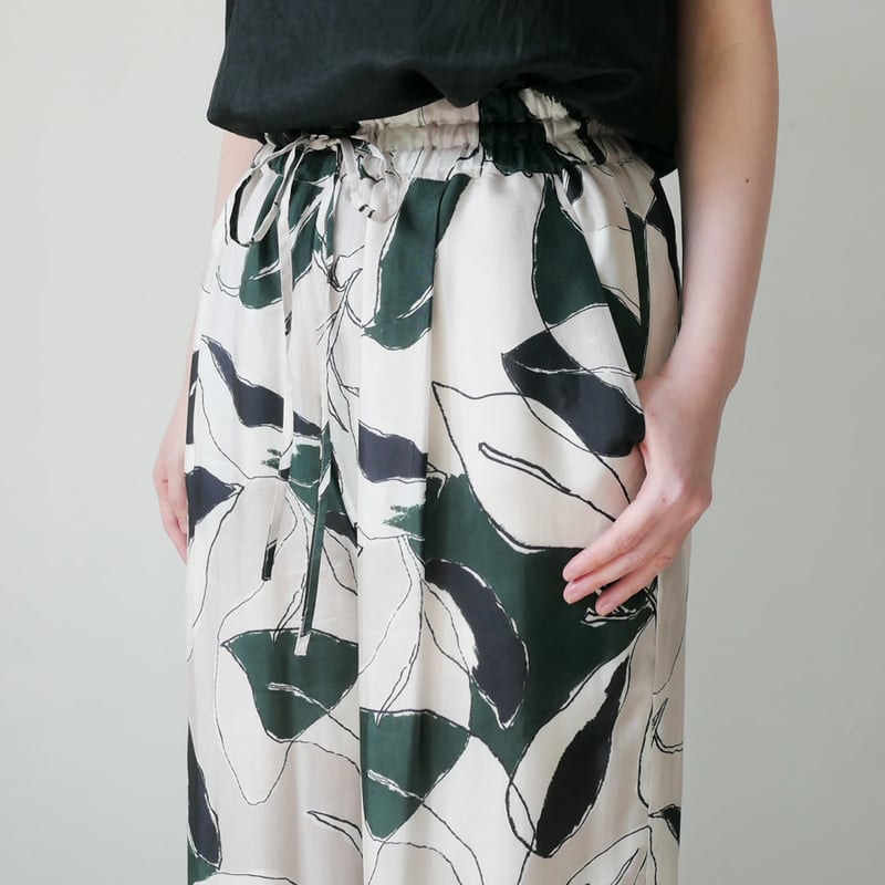 SACRA｜サクラ ｜リーフ柄ワイドパンツ｜MODERN LEAVES PANTS｜12621