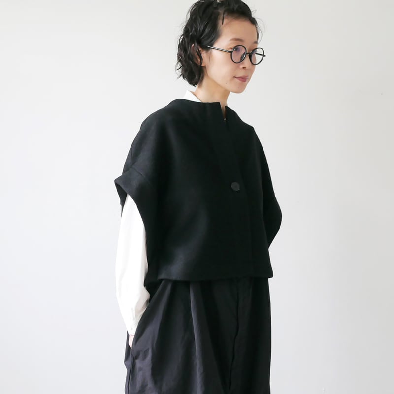 SI-HIRAI｜スーヒライ｜ SHORT ROBE｜CHAW25-60115 ｜BLACK