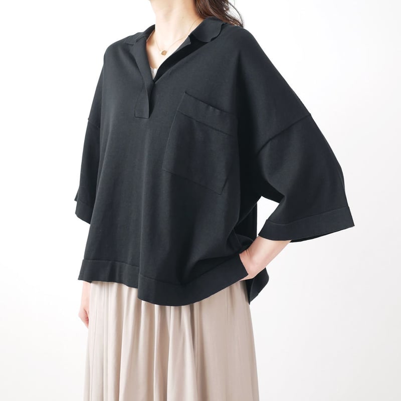 SACRA｜サクラ ｜スキッパーニットポロ｜120133011｜BLACK | GOUACHE