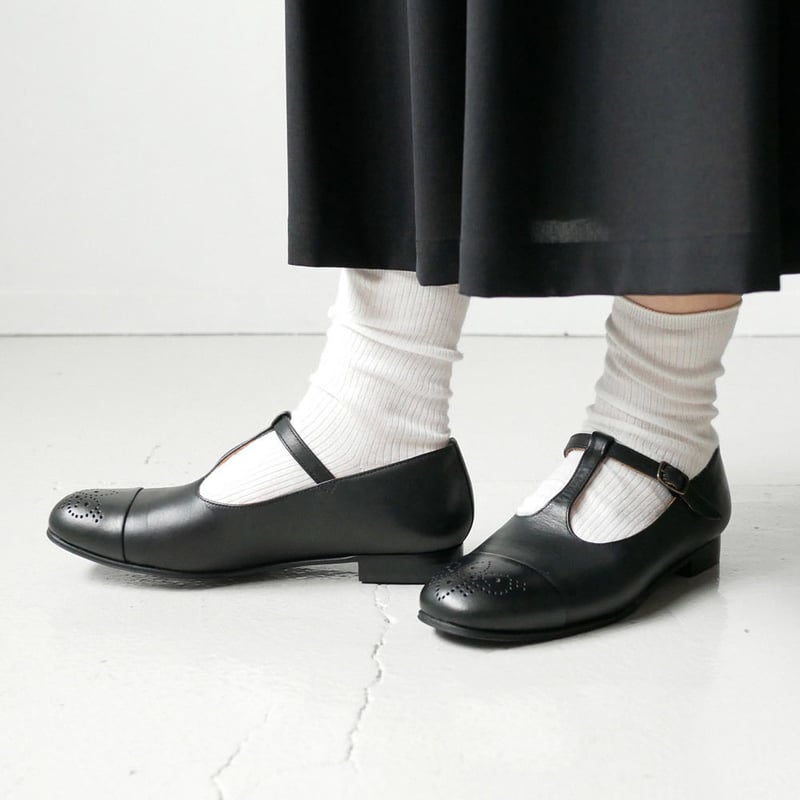 chausser ブラック Tストラップシューズ