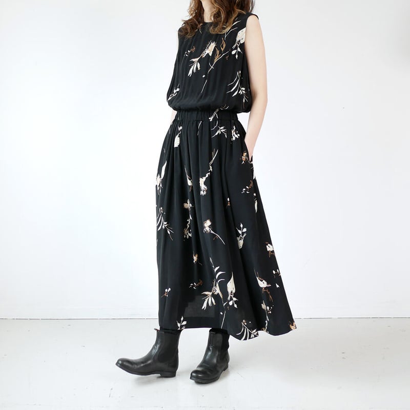 SACRA | サクラ |AUTUMN FLOWER OPオータムフラワーワンピース SACRA | サクラ |AUTUMN FLOWER OPオータムフラワーワンピース