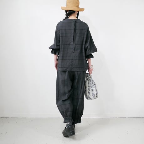qiri ｜キリ｜embroidery jacquard ギャザースリーブブラウス｜チャコール