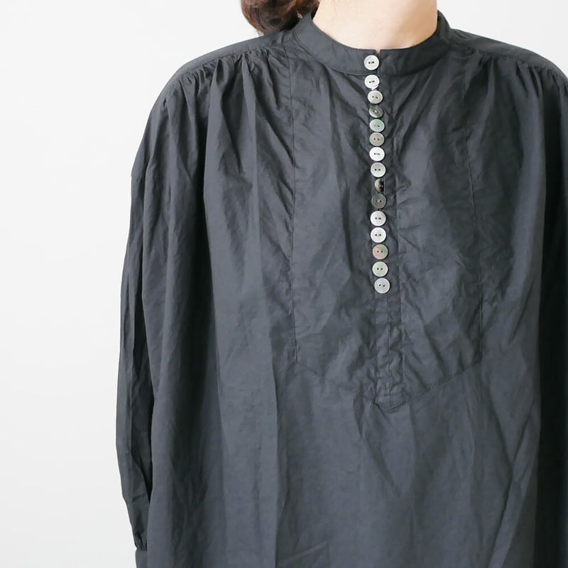 UNIVERSAL TISSU｜ ユニヴァーサルティシュ｜バンドカラーシェルボタン