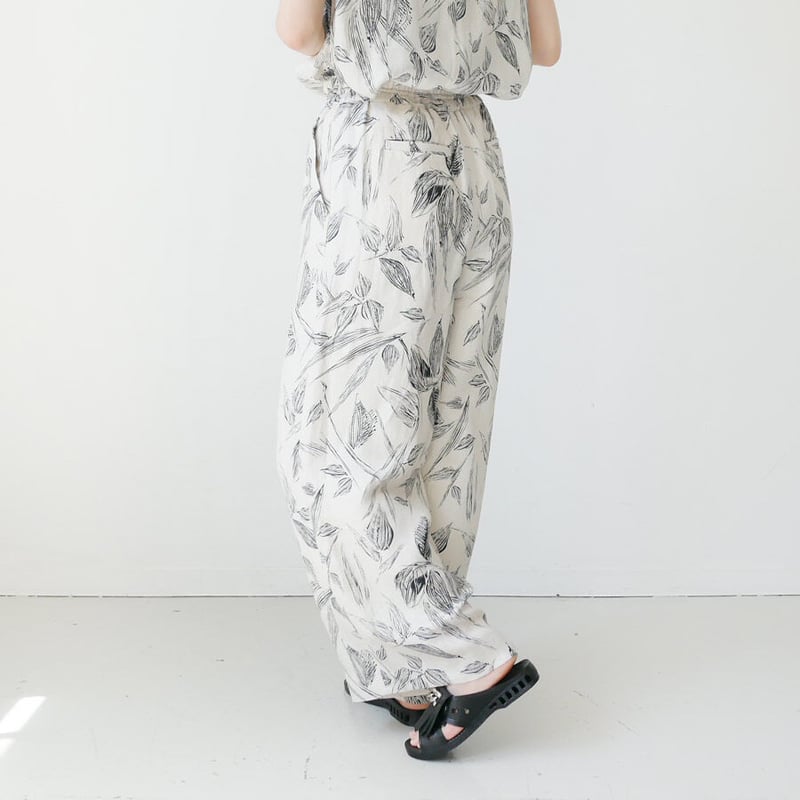 美品　SACRA フローラル柄 ワイドパンツ SACRA（ファッション） サクラ SACRA ワイドパンツ オータム