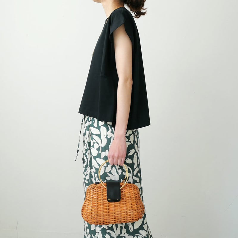 良品 SACRA サクラ FOLDED LINE CROPPED TOP フォールド ライン クロップド トップス 38 ブラック レディース 古着 中古 USED SACRA｜サクラ ｜FOLDED LINE CROPPED TOP|123243091|BL
