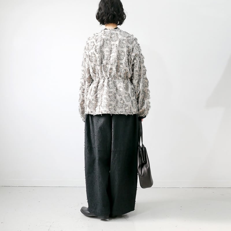 qiri ｜キリ｜花野風jacquard ブラウス｜クロ | GOUACHE FUKUOKA