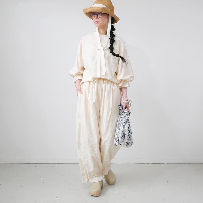 qiri ｜キリ｜embroidery jacquard ギャザースリーブブラウス｜キナリ |