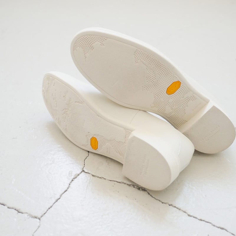 TRAVEL SHOES by chausser　ホワイト　サイズ37　23.5 TRAVEL SHOES by chausser ホワイト サイズ37 23.5 TRAVEL SHOES