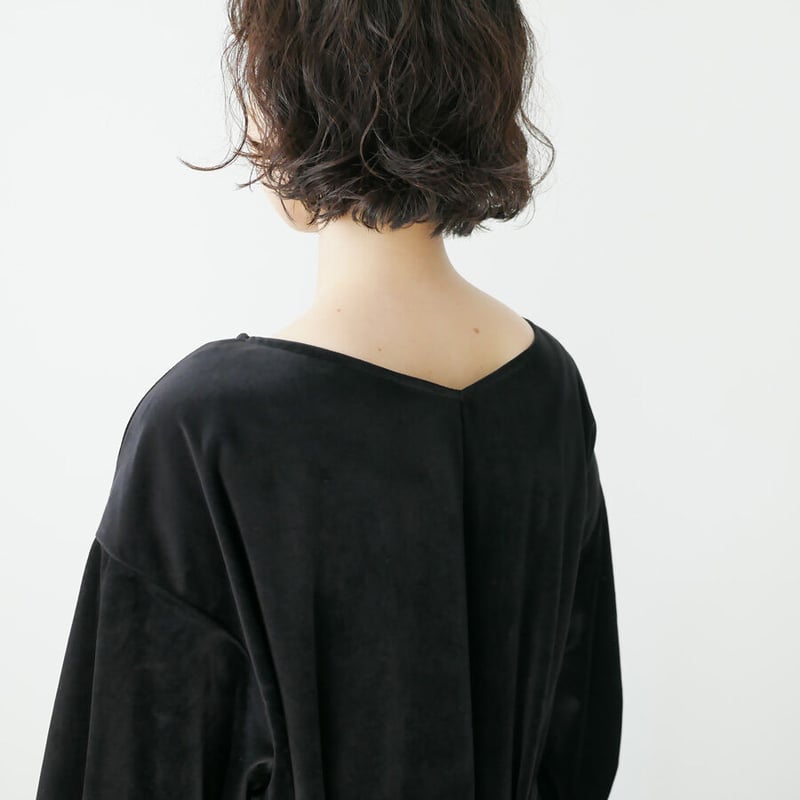 UNIVERSAL SEVEN｜ユニヴァーサルセブン｜ベロア ギャザースリーブ