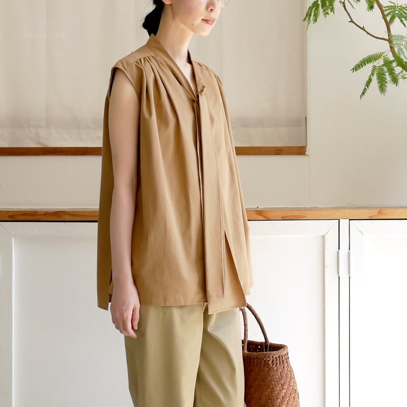 SACRA｜サクラ ｜ボウタイ ノースリーブ ブラウス｜120215031｜BEIGE 