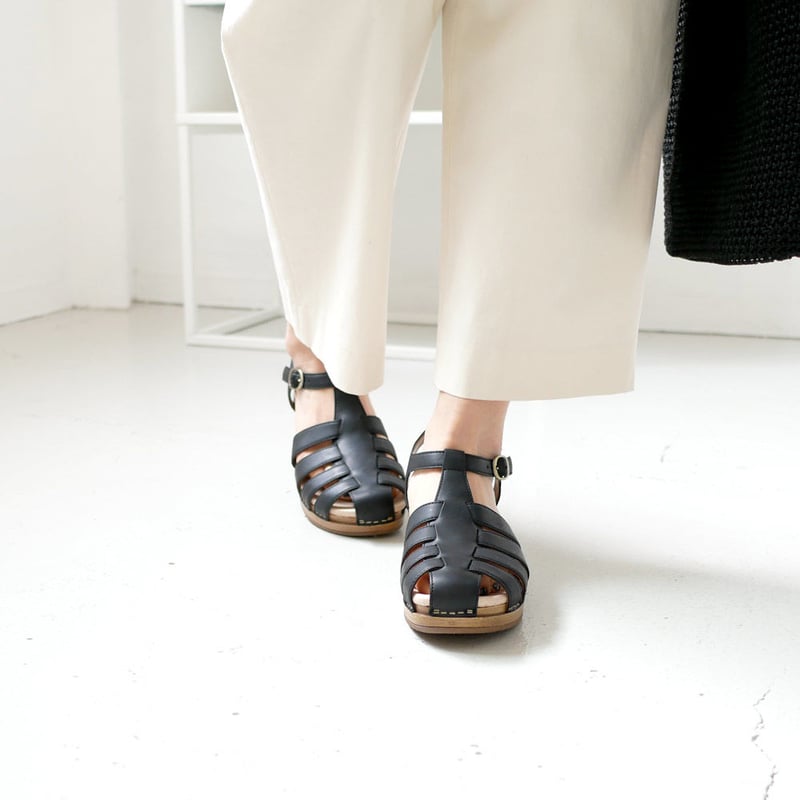 DANSKO｜ダンスコ｜Brie Oiled Pull Up｜ブリー｜071600｜ BLA