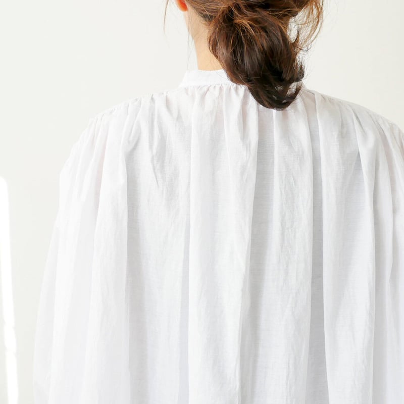 UNIVERSAL TISSU｜ ユニヴァーサルティシュ｜バンドカラーシェルボタン