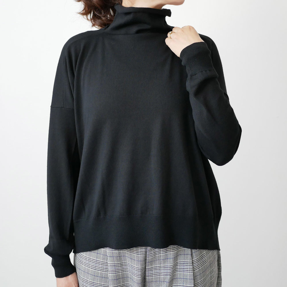 SACRA ｜サクラ ｜ドロップショルダータートルニット｜ BLACK