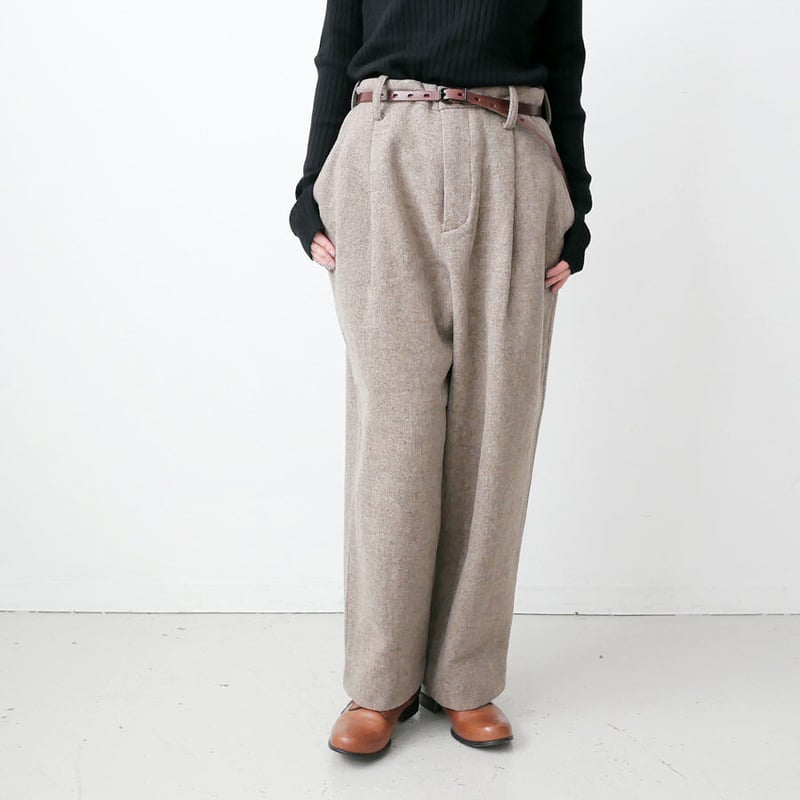 最終 新品 ユニバーサルティシュ UNIVERSAL TISSU *オローネ UNIVERSAL TISSU｜ティシュ｜オリジナルウールへリンボンパンツ