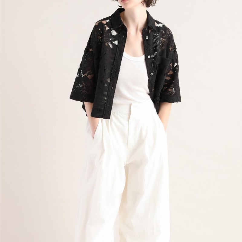 今季 SACRA リーフラッセルレースシャツ 2025ss SACRA】夏の装いをエレガントにしてくれるラッセルレースシャツ – ONTADE