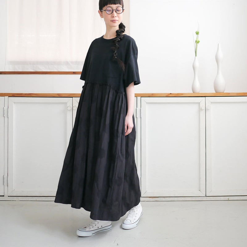 ダリア dahl'ia フリルネック コットンロングワンピース 黒 dahl'ia (ダリア) フリルシャツワンピース