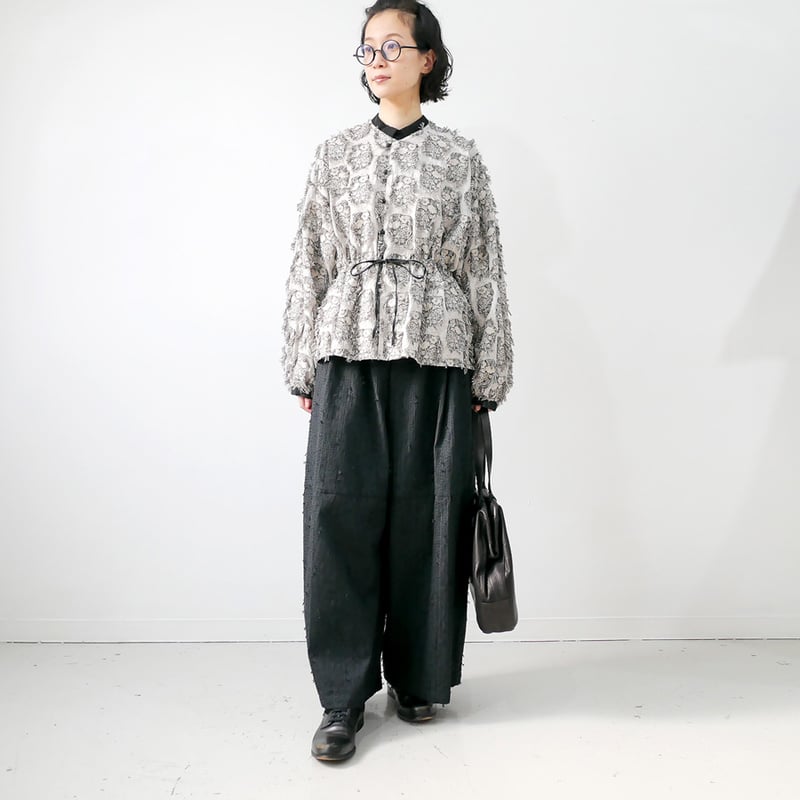 qiri ｜キリ｜花野風jacquard ブラウス｜クロ | GOUACHE FUKUOKA