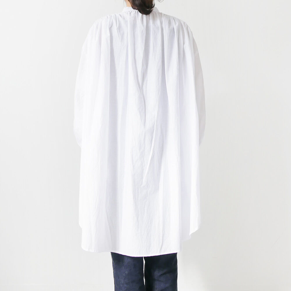 UNIVERSAL TISSU バンドカラーシェルボタンブラウス 日本製 UNIVERSAL TISSU｜ ユニヴァーサルティシュ｜バンドカラーシェルボタン