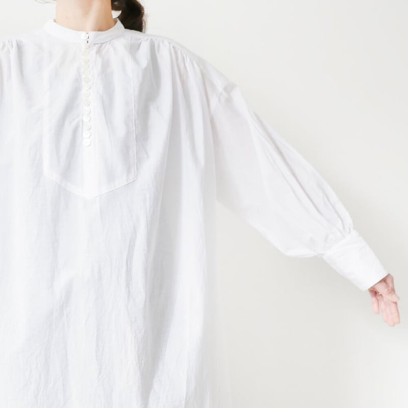 UNIVERSAL TISSU｜ ユニヴァーサルティシュ｜バンドカラーシェルボタン