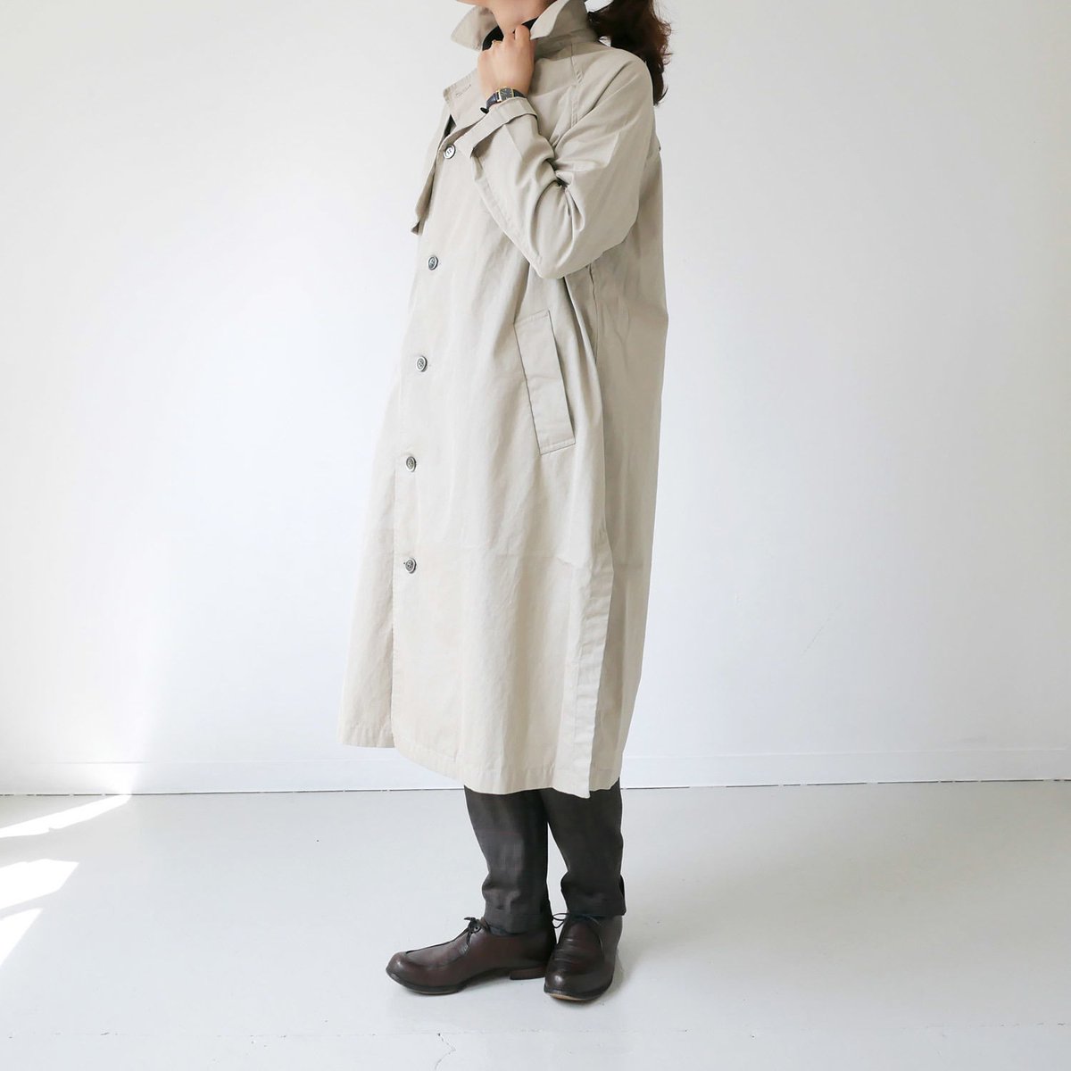 【新品】ユニバーサルティシュ　トレンチコート　ネストローブ　ヴェリテクール tissu ティシュ ハイデンシティ エフォートレス トレンチコート