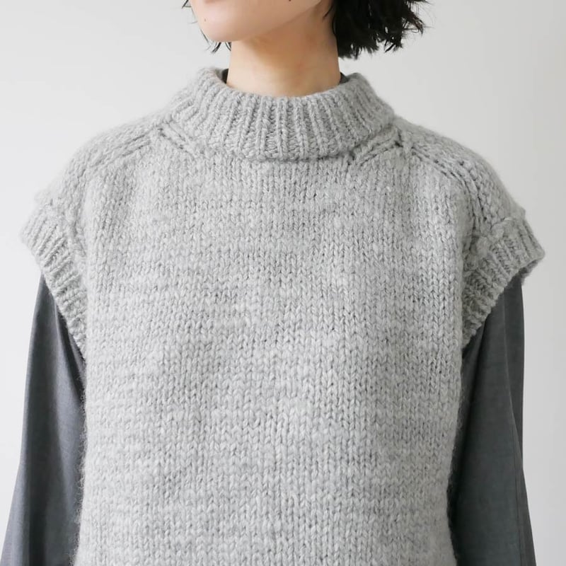 comm.arch.｜コム・アーチ｜Hand Framed Chunky Mock Vest｜