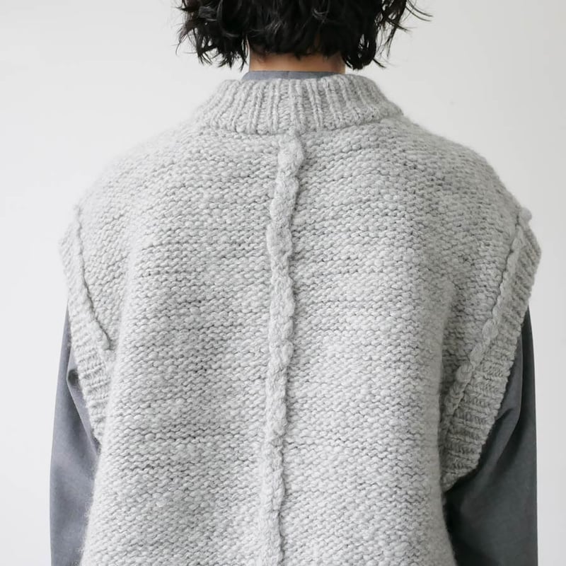 comm.arch.｜コム・アーチ｜Hand Framed Chunky Mock Vest｜