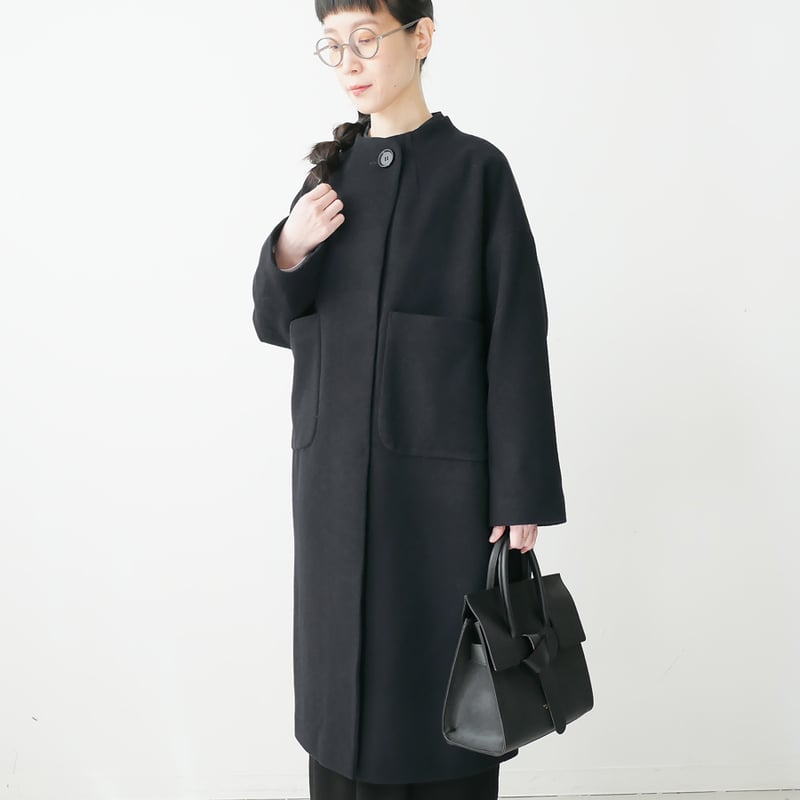 SI-HIRAI｜スーヒライ｜ ROUND NECK COAT｜CHAW24-4815 ｜BL